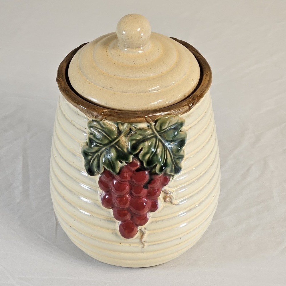 Vintage Ceramic Beehive Canister Red‎ Grapes Relief Lidded Cookie Jar Cream 8in